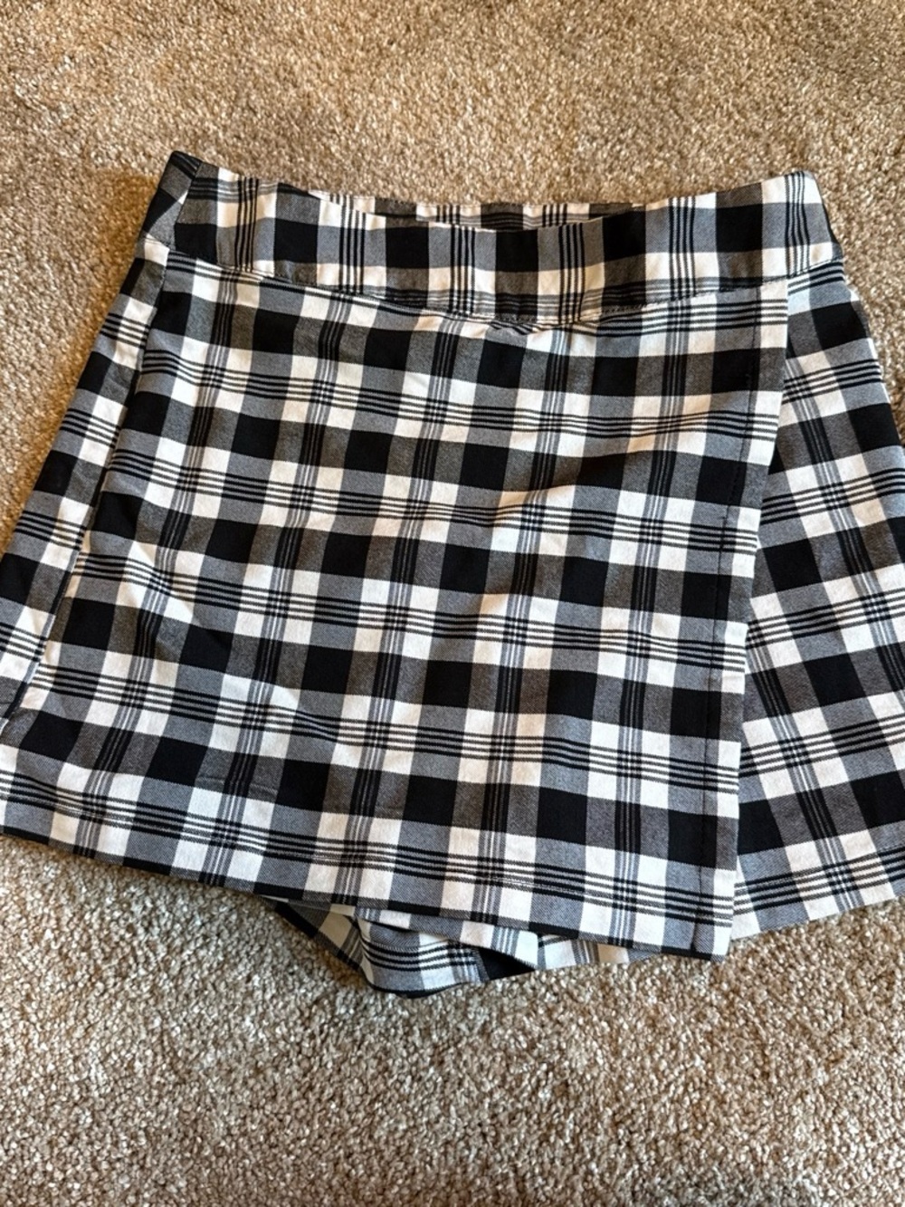 Rue21 Black and White Plaid Skort